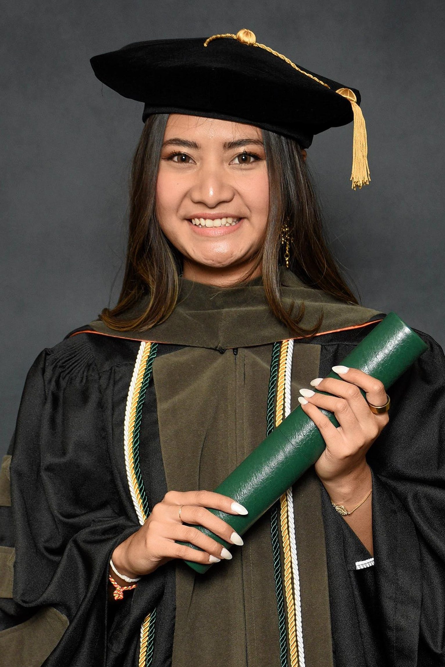 Kimberly Kinget graduation photo