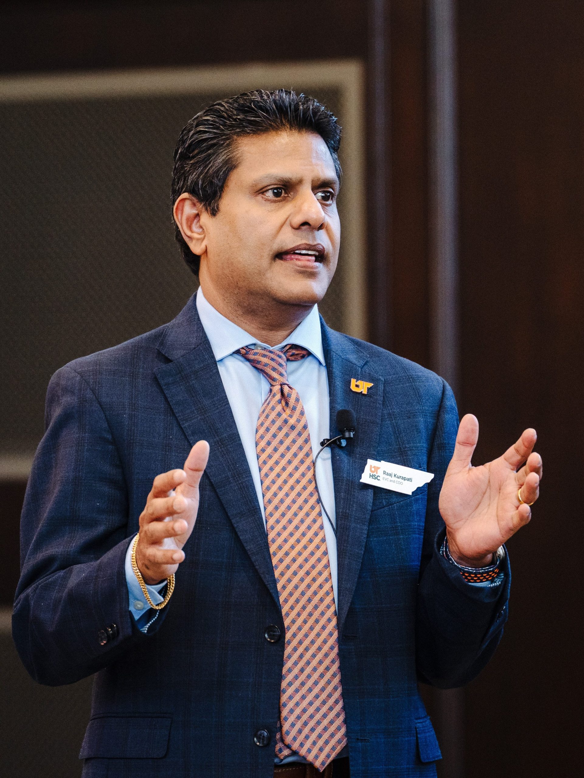 Raaj Kurapati speaking at the Advisory Board meeting.